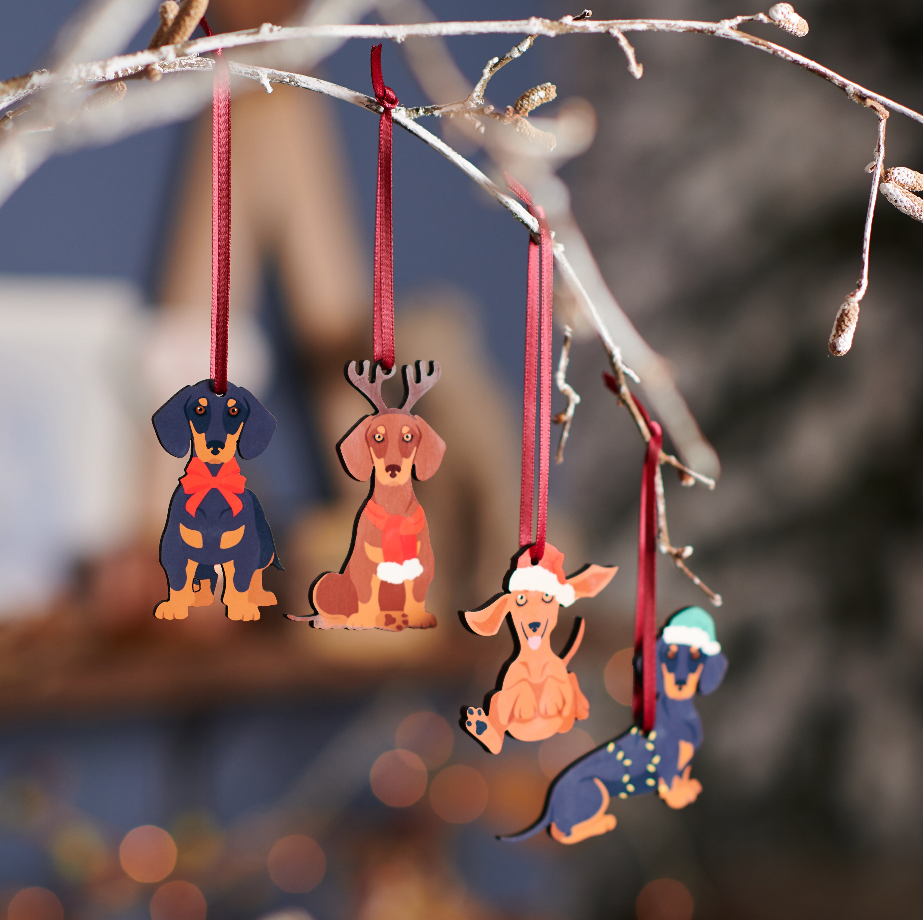 Oakdene Designs Christmas Decorations Dachshund Christmas Decorations - Set of 4 Festive Sausage Dog Ornaments for Tree - Dog Lover Gift Keepsake