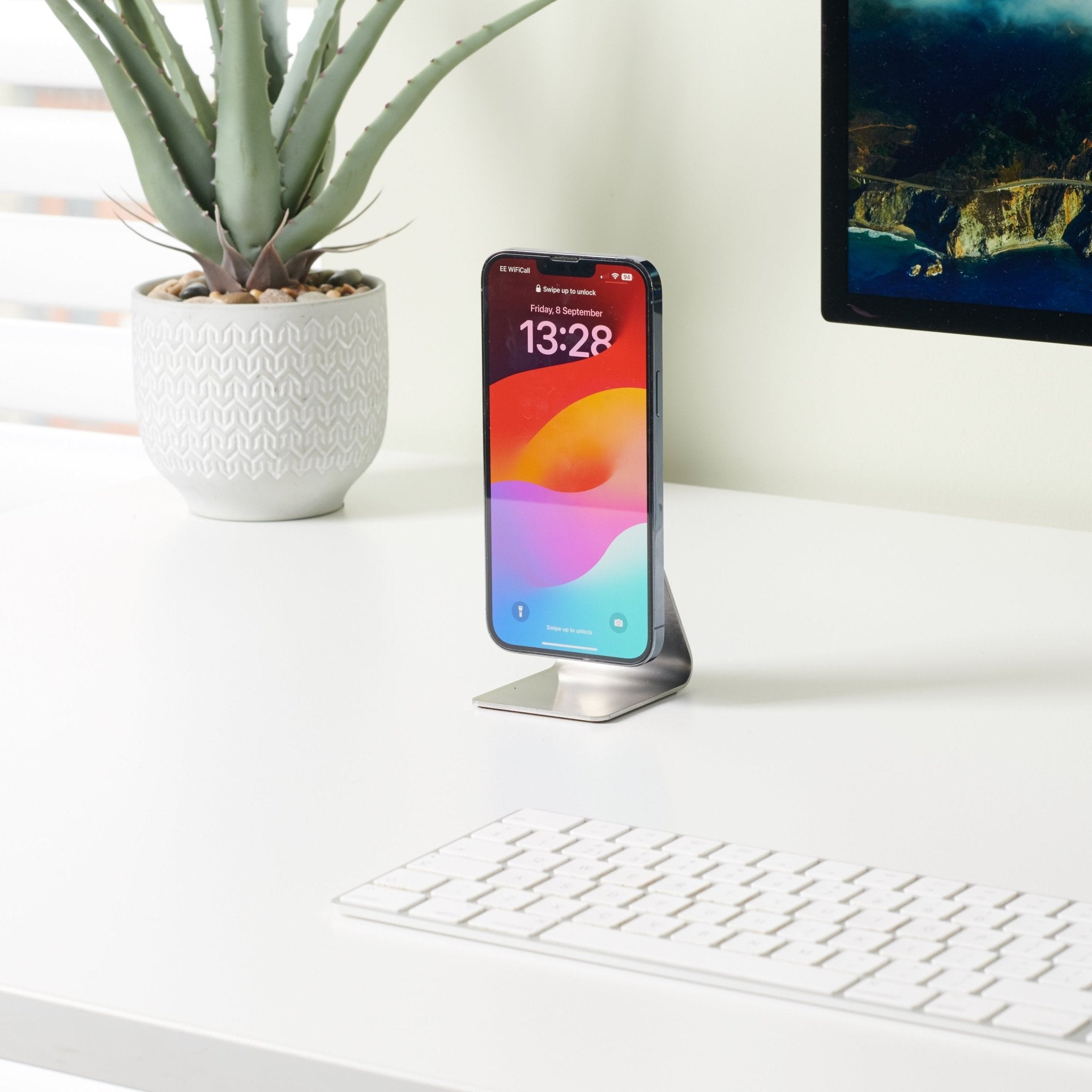 Nightstand Magsafe iPhone Dock Stainless Steel – Oakdene Designs