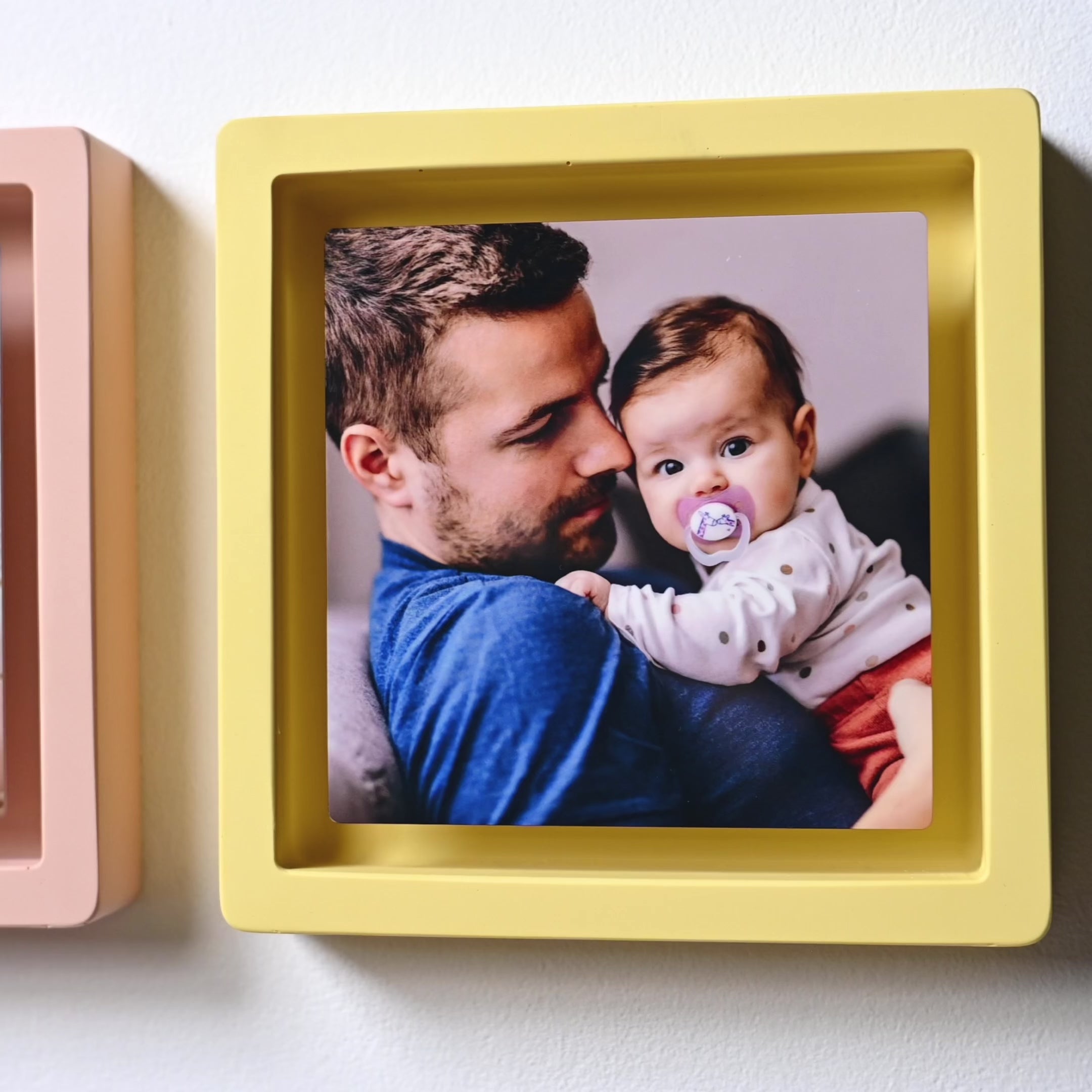 Personalised Magnetic Floating Photo Frame