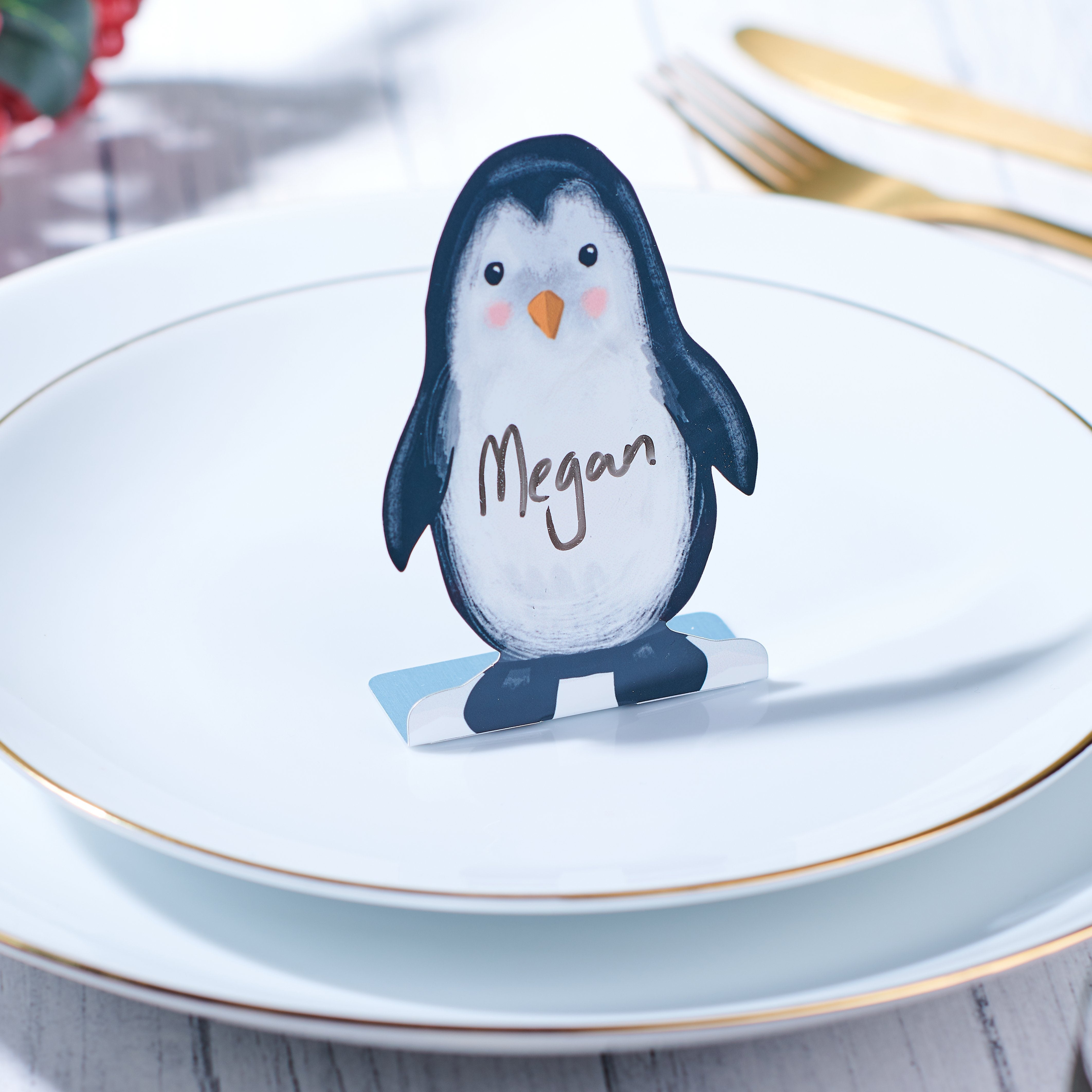 Oakdene Designs Christmas Decorations Personalised Metal Penguin Place Setting - Set of 6
